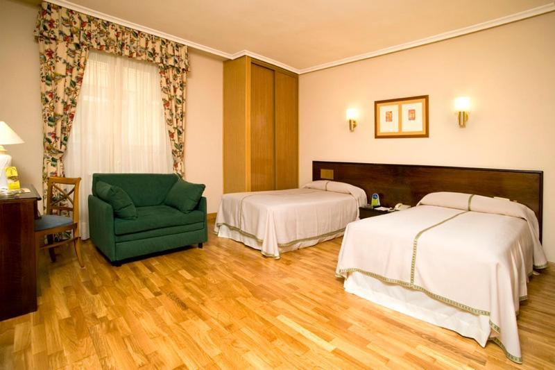 Hotel Castilla Vieja Palência Quarto foto